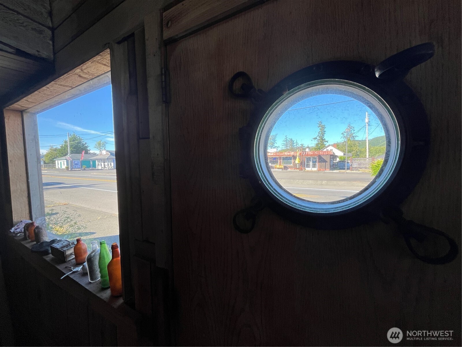 779 State Route 101 , Chinook, WA 98614