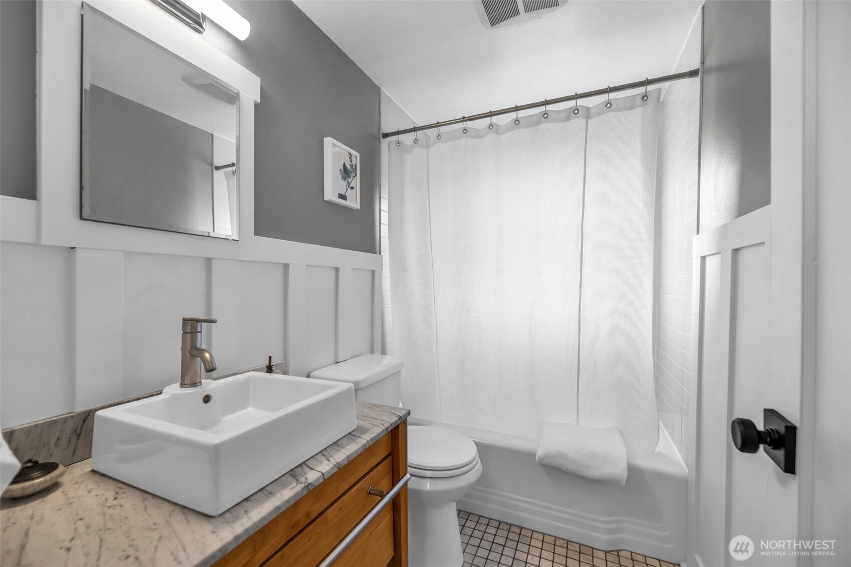 3206 22nd Avenue W, Seattle, WA 98199