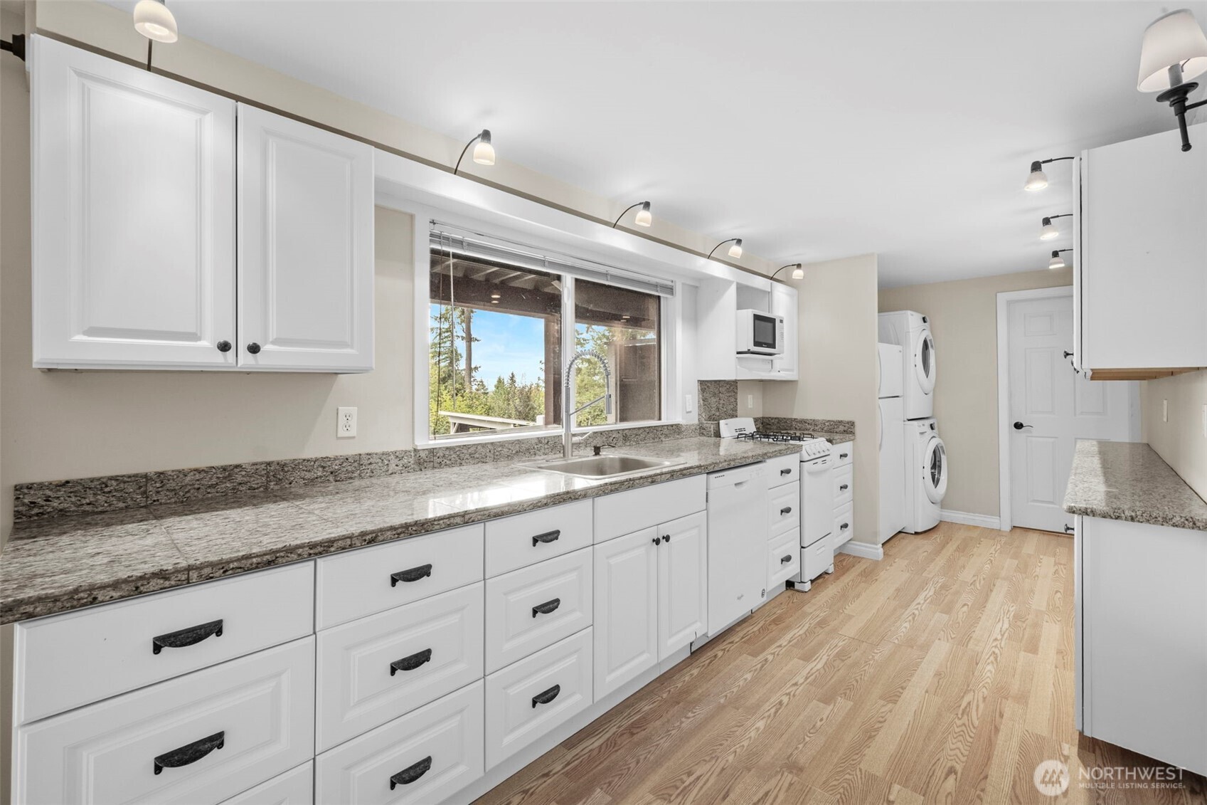 12509 206th Place SE, Issaquah, WA 98027