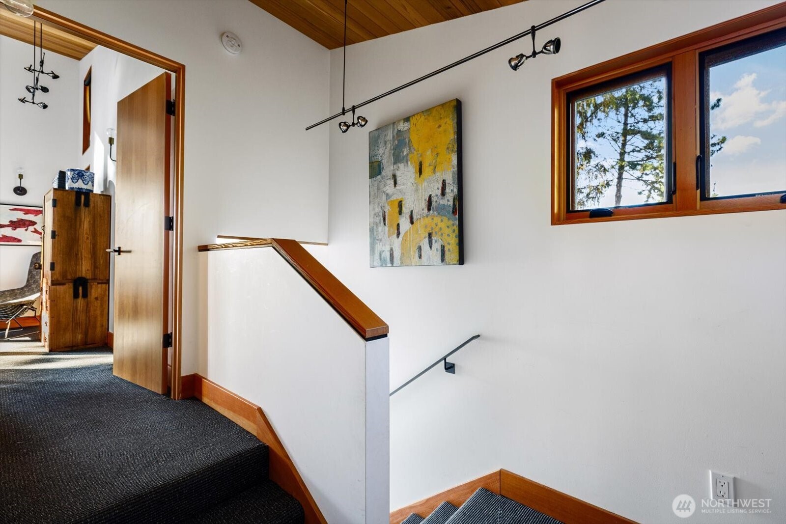 7683 Maxwelton Road , Clinton, WA 98236