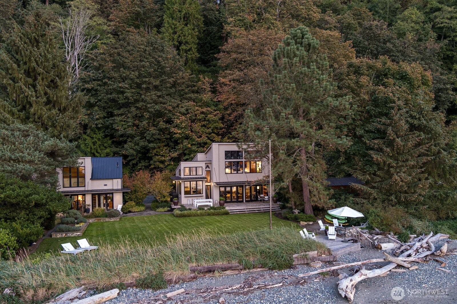 7683 Maxwelton Road , Clinton, WA 98236