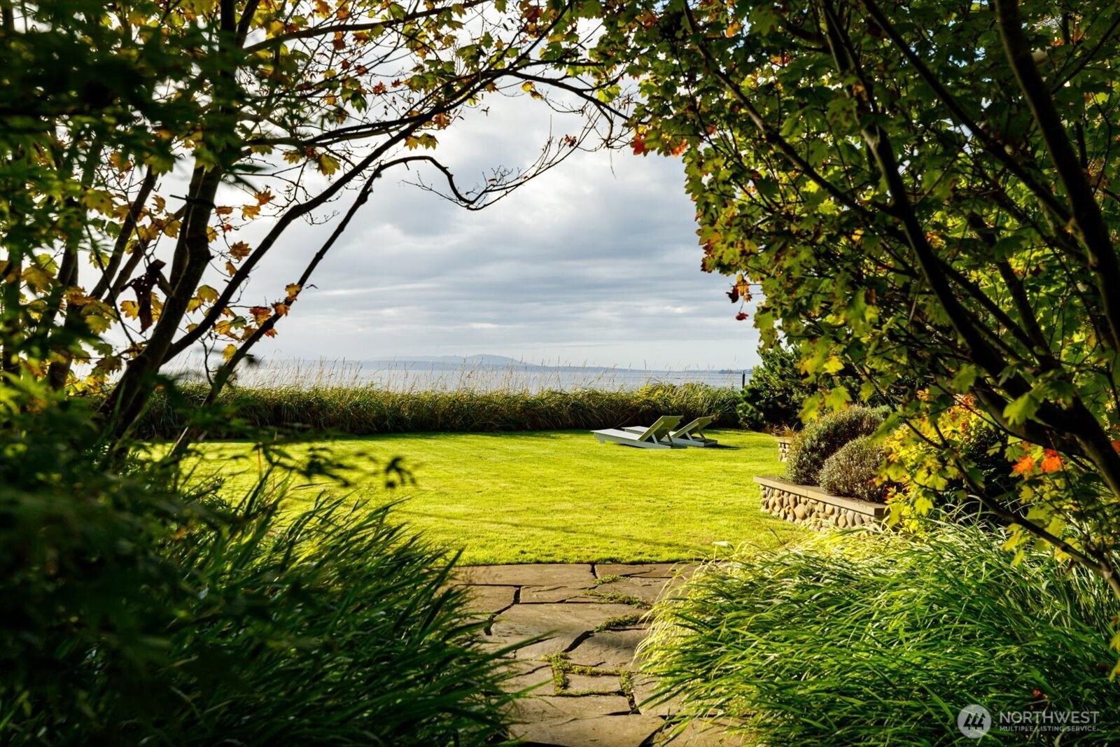 7683 Maxwelton Road , Clinton, WA 98236