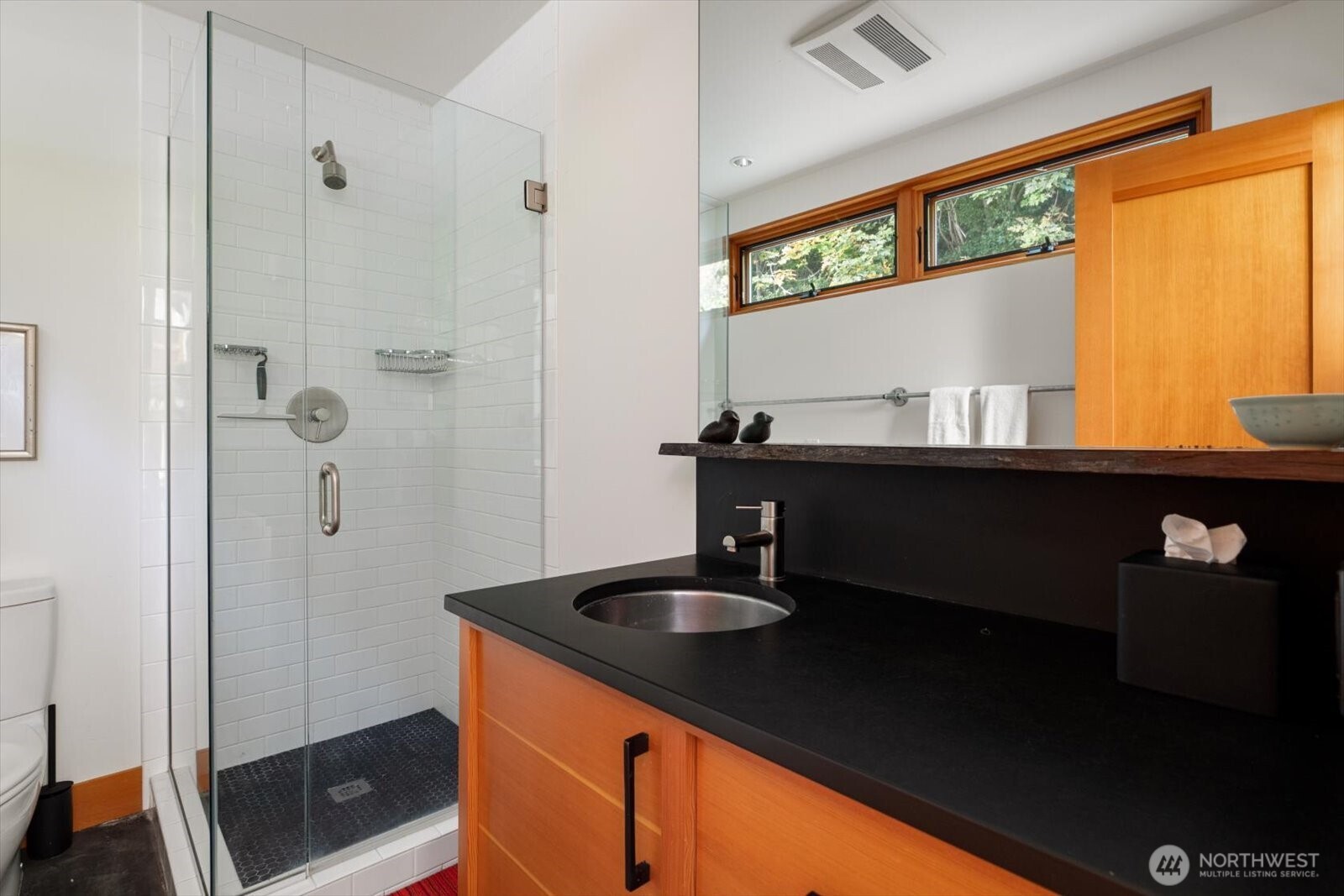 7683 Maxwelton Road , Clinton, WA 98236