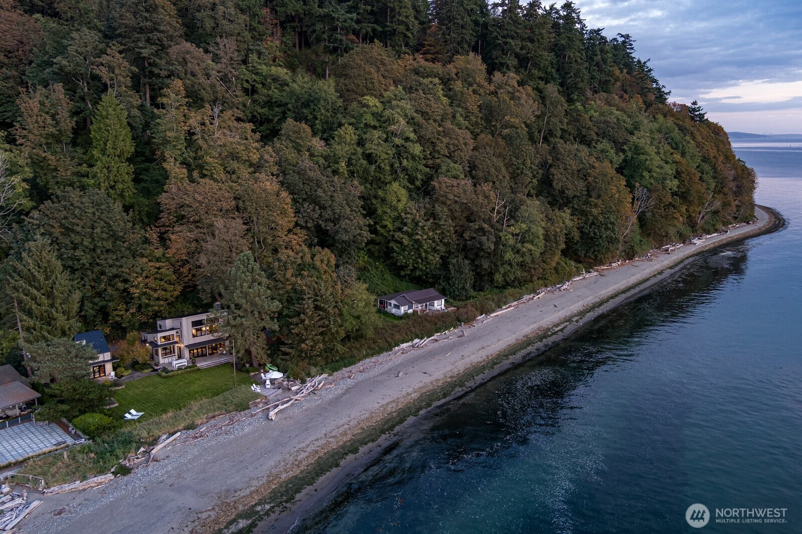 7683 Maxwelton Road , Clinton, WA 98236