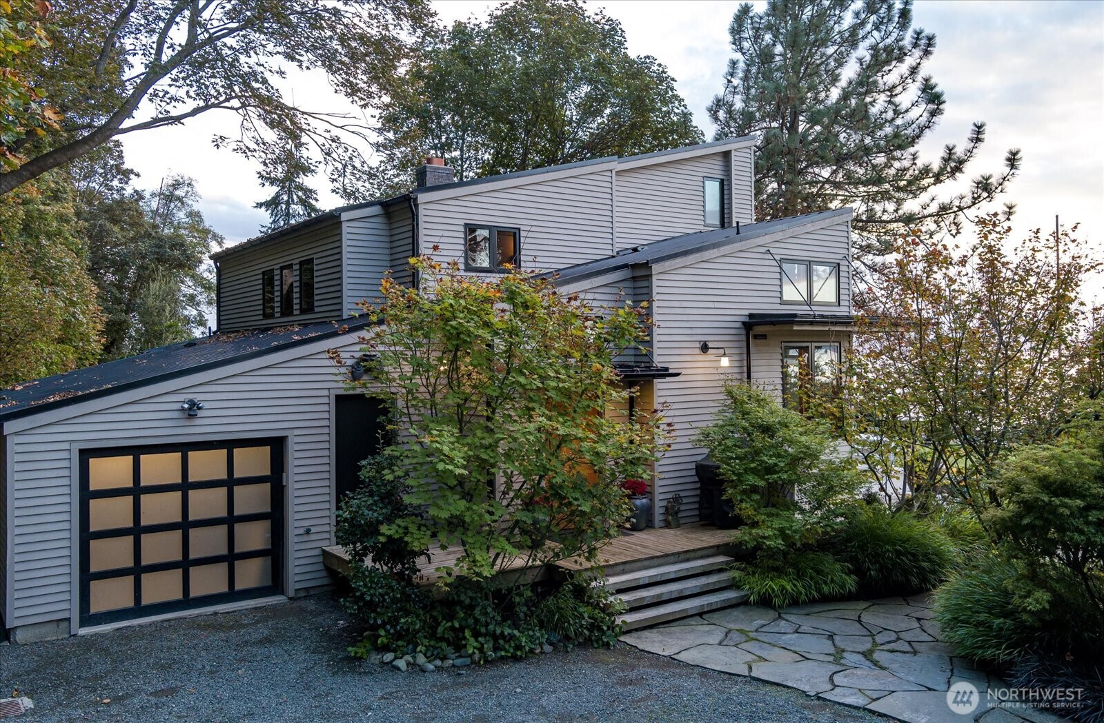 7683 Maxwelton Road , Clinton, WA 98236