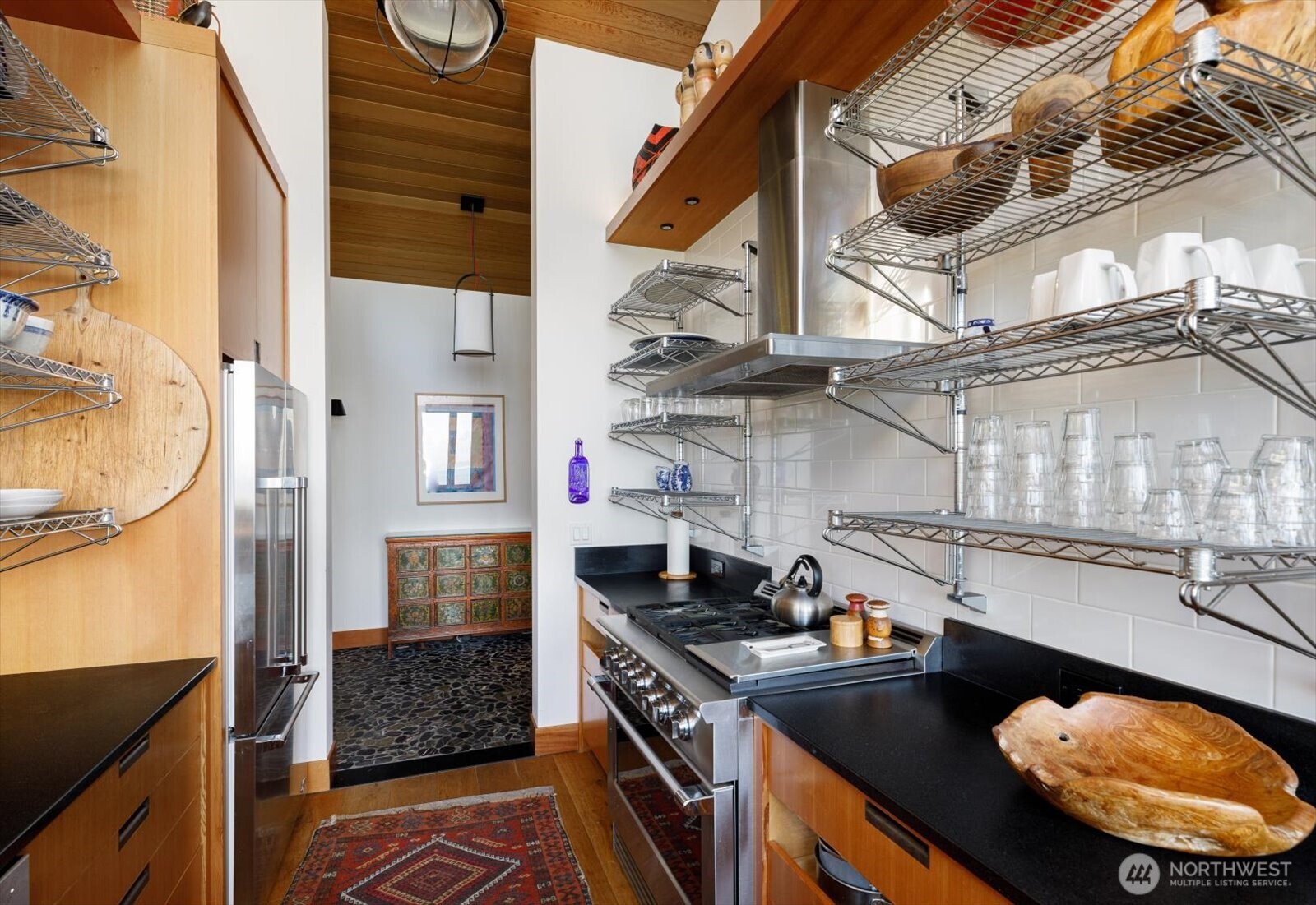 7683 Maxwelton Road , Clinton, WA 98236