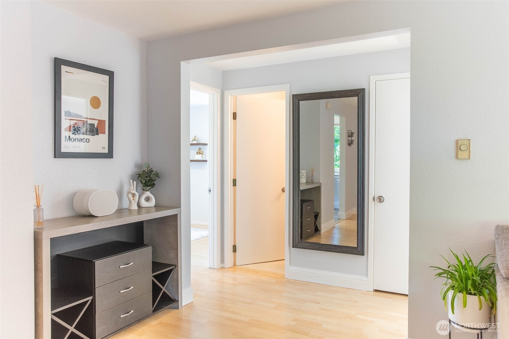 7169 18th Avenue SW, Seattle, WA 98106