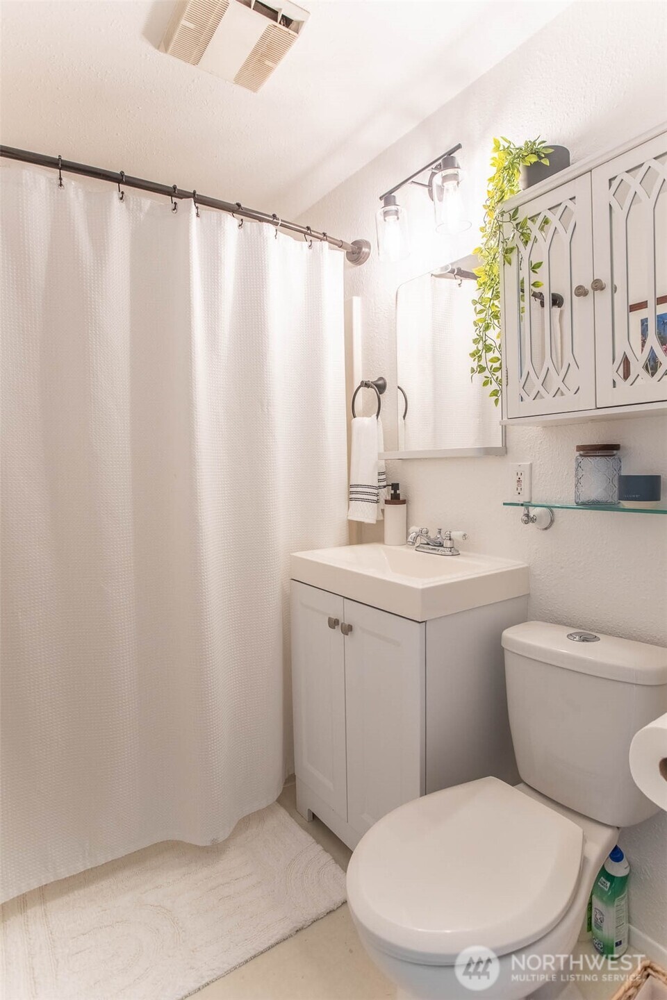 7169 18th Avenue SW, Seattle, WA 98106