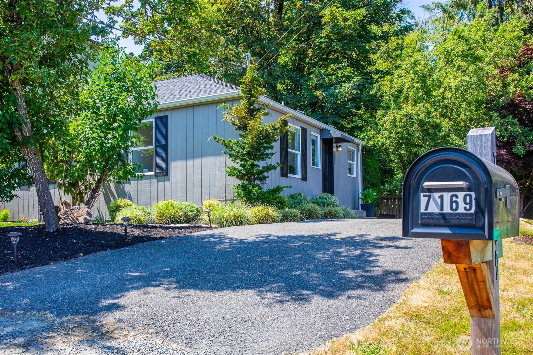 7169 18th Avenue SW, Seattle, WA 98106