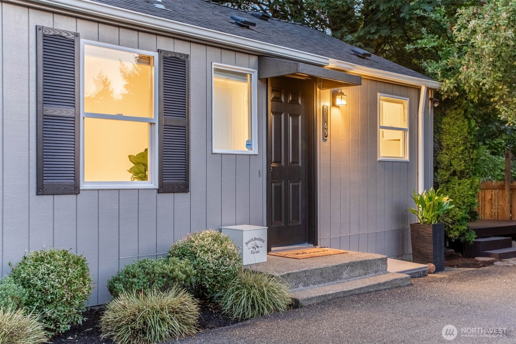 7169 18th Avenue SW, Seattle, WA 98106