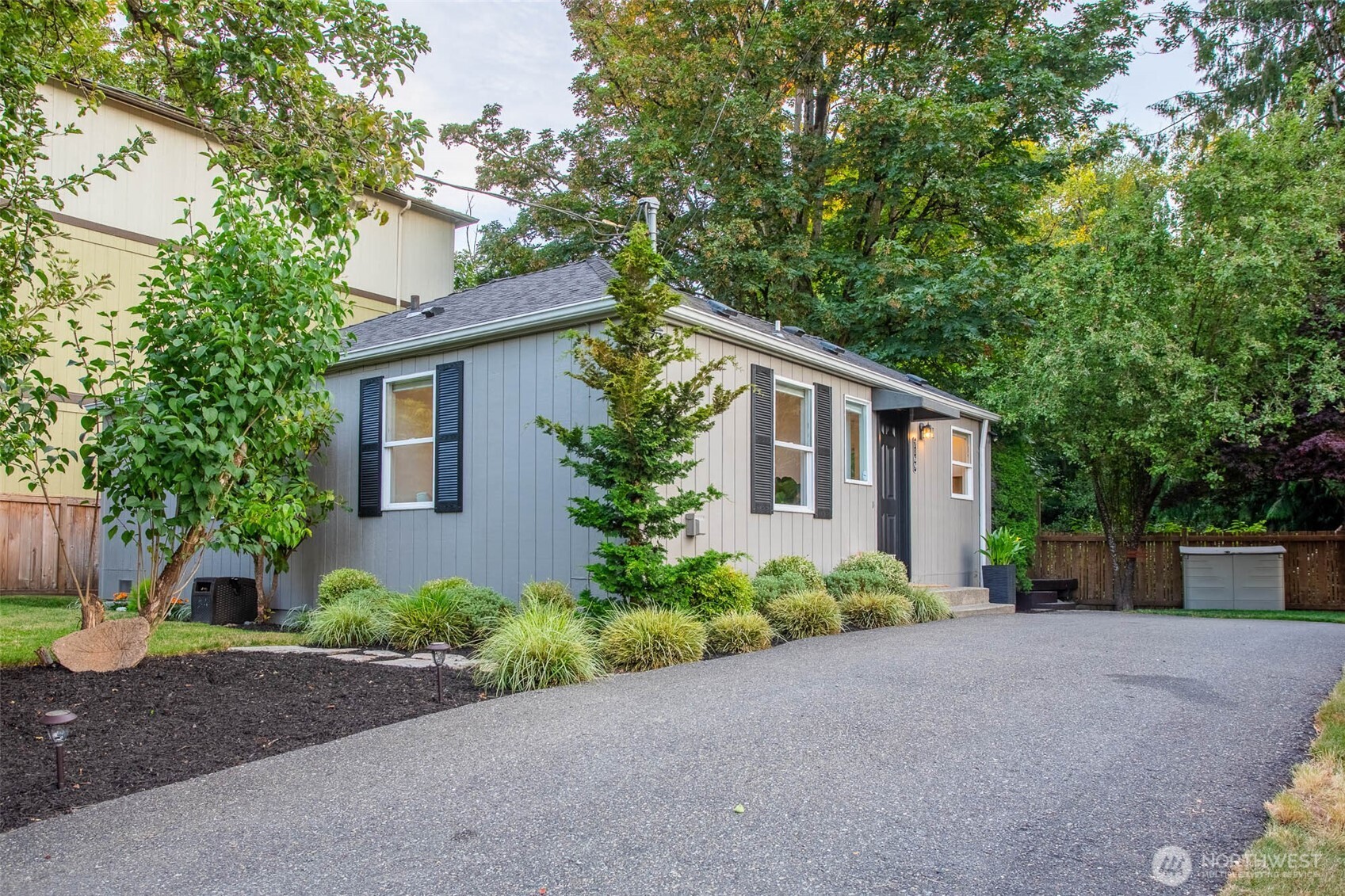 7169 18th Avenue SW, Seattle, WA 98106