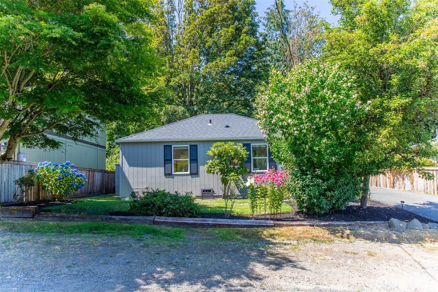 7169 18th Avenue SW, Seattle, WA 98106