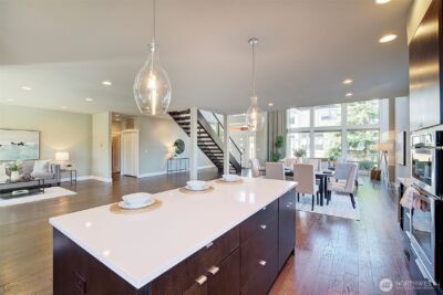 10010 Densmore Avenue N, Seattle, WA 98133 - Photo 11