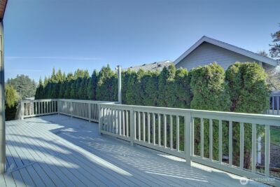 10010 Densmore Avenue N, Seattle, WA 98133 - Photo 15