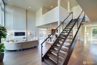 10010 Densmore Avenue N, Seattle, WA 98133 - Photo 18