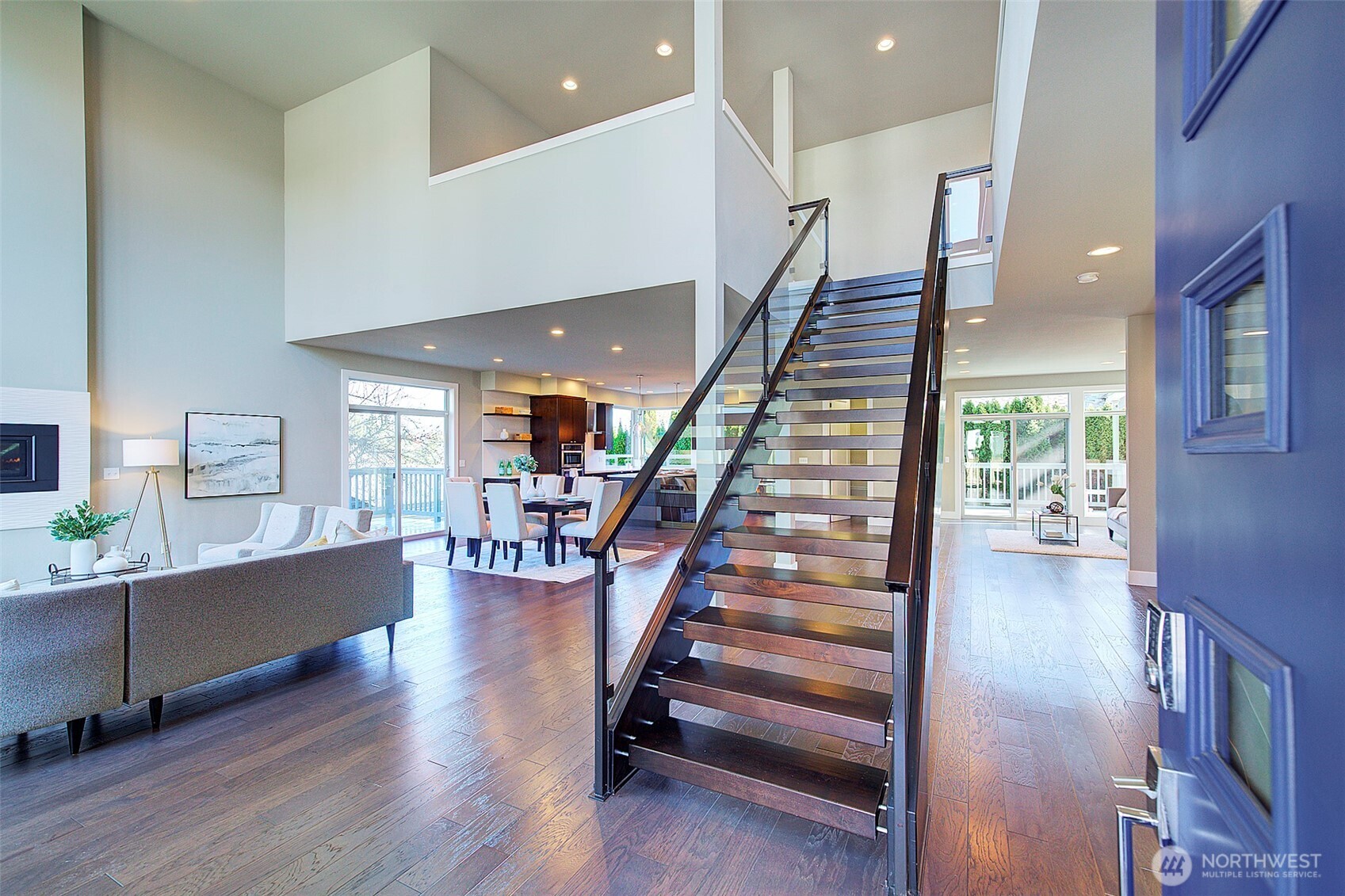 10010 Densmore Avenue N, Seattle, WA 98133