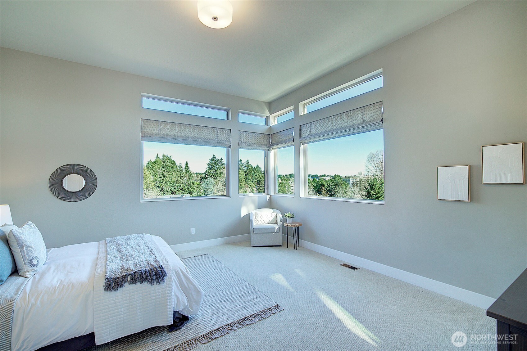 10010 Densmore Avenue N, Seattle, WA 98133