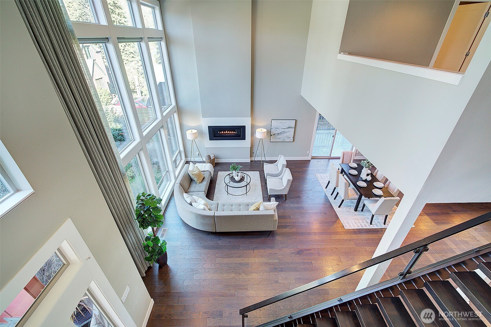 10010 Densmore Avenue N, Seattle, WA 98133