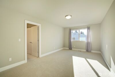 10010 Densmore Avenue N, Seattle, WA 98133 - Photo 28