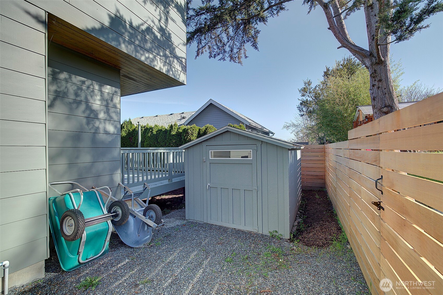 10010 Densmore Avenue N, Seattle, WA 98133