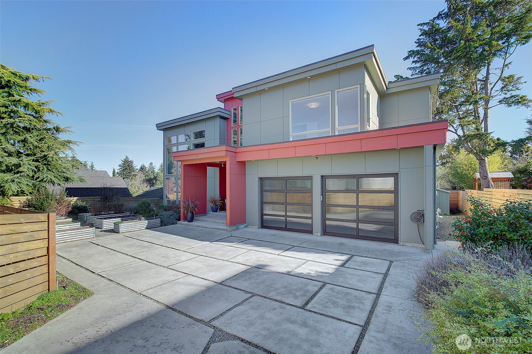 10010 Densmore Avenue N, Seattle, WA 98133