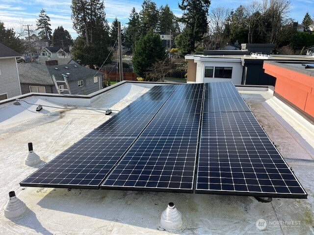 10010 Densmore Avenue N, Seattle, WA 98133