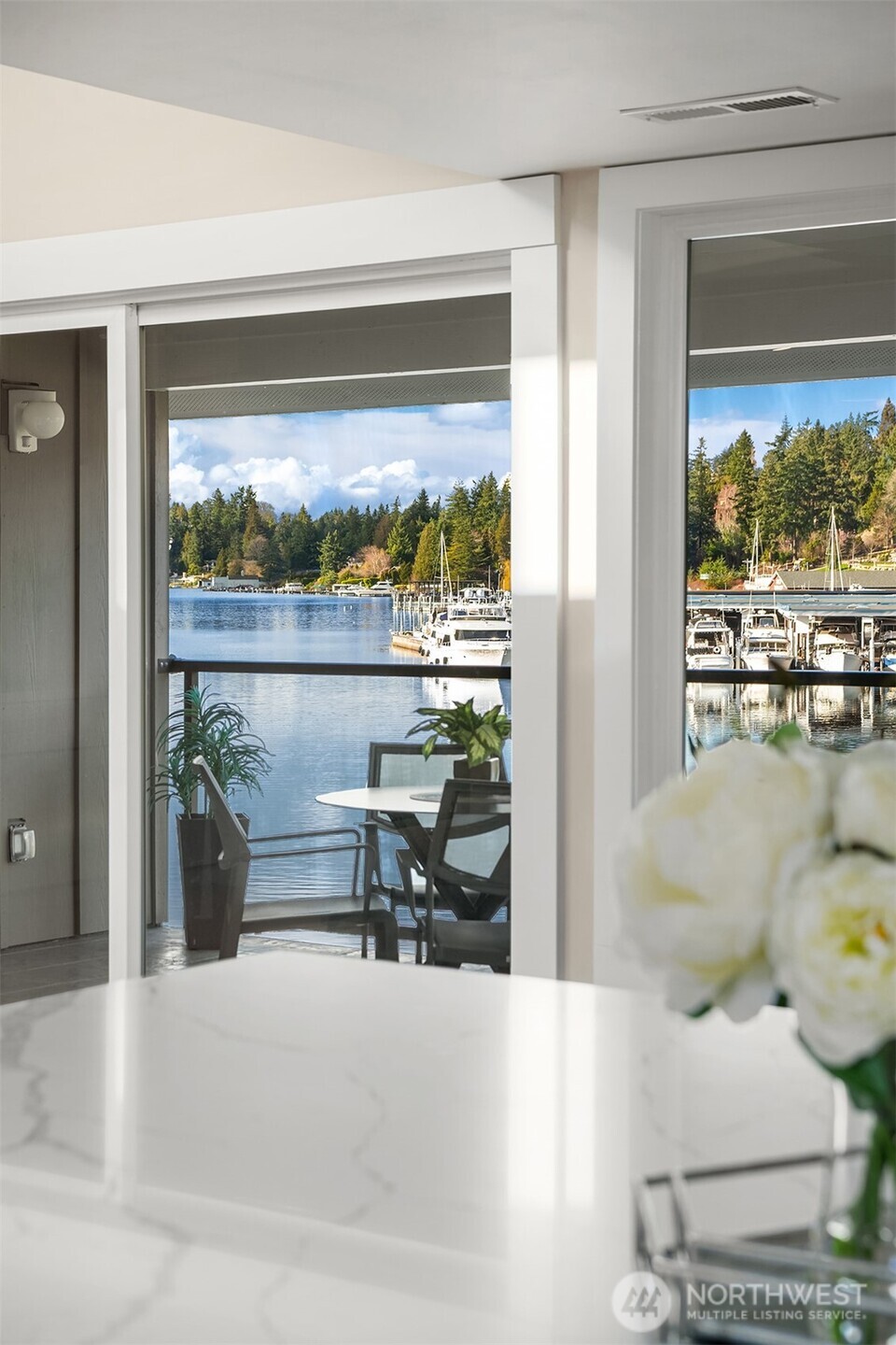 379 101st Avenue SE, Bellevue, WA 98004