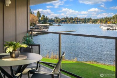 379 101st Avenue SE, Bellevue, WA 98004 - Photo 2