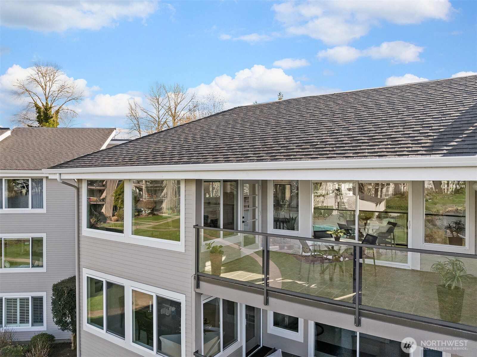 379 101st Avenue SE, Bellevue, WA 98004