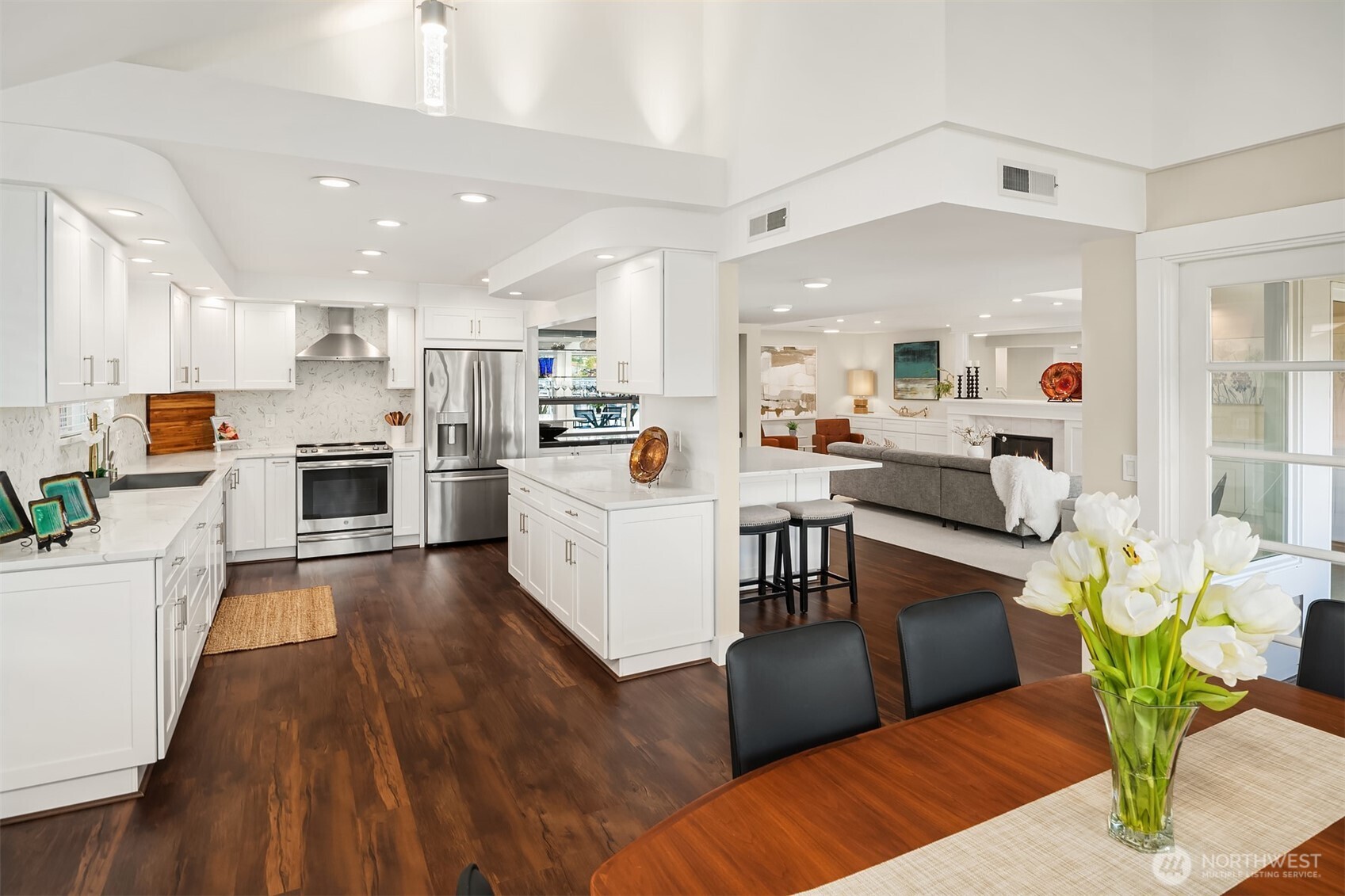 379 101st Avenue SE, Bellevue, WA 98004