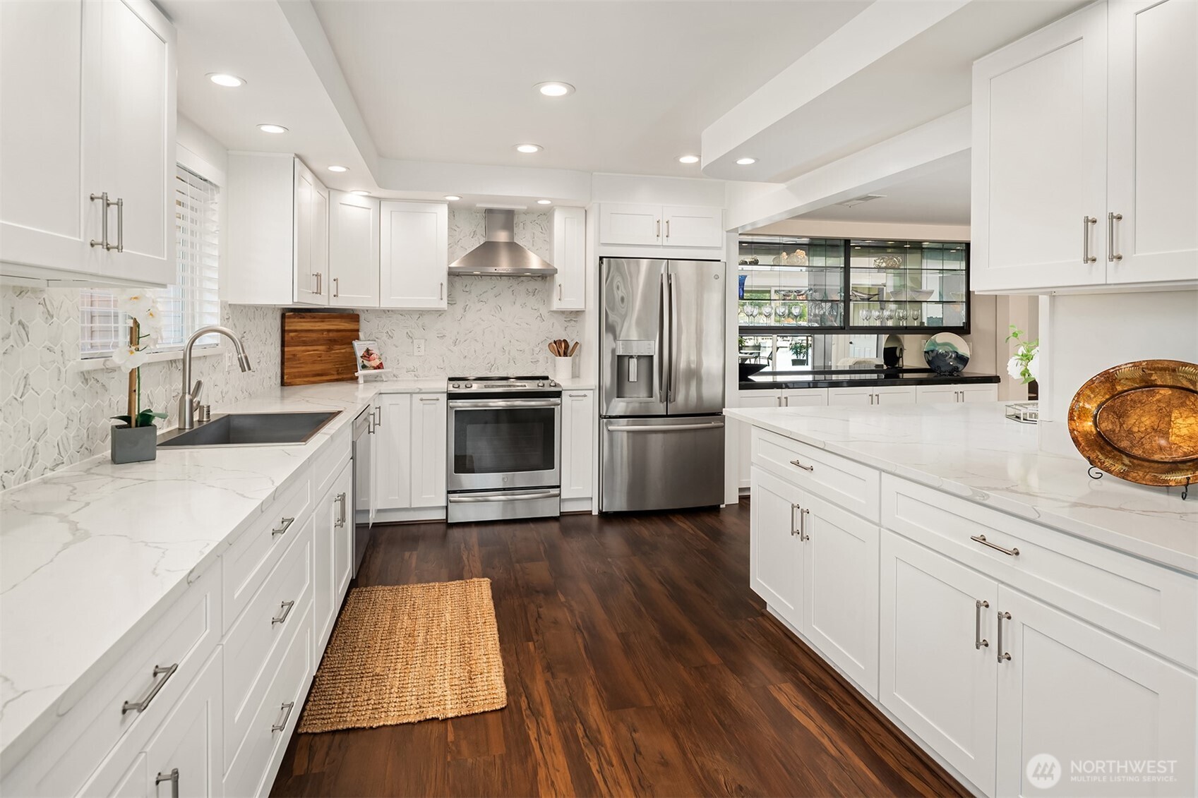 379 101st Avenue SE, Bellevue, WA 98004