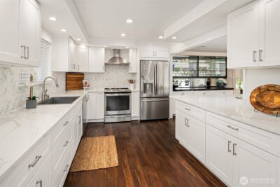 379 101st Avenue SE, Bellevue, WA 98004 - Photo 8