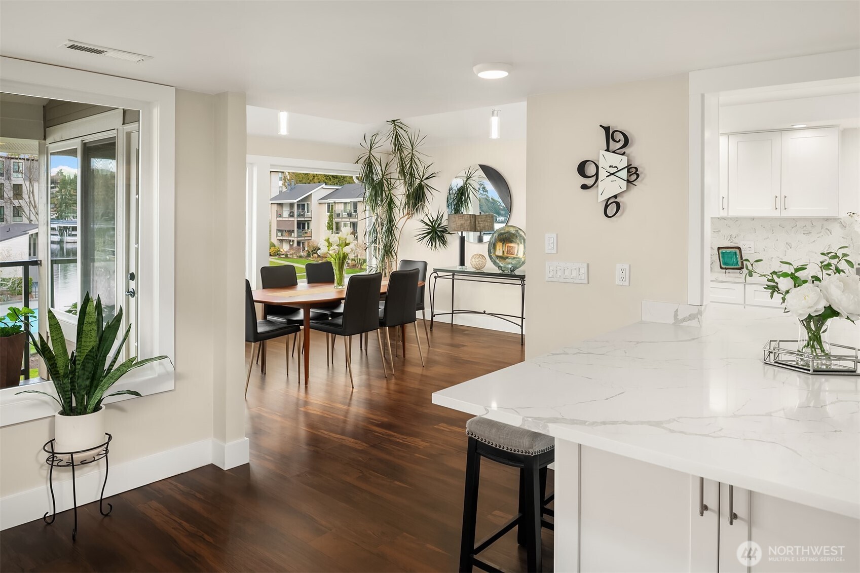 379 101st Avenue SE, Bellevue, WA 98004