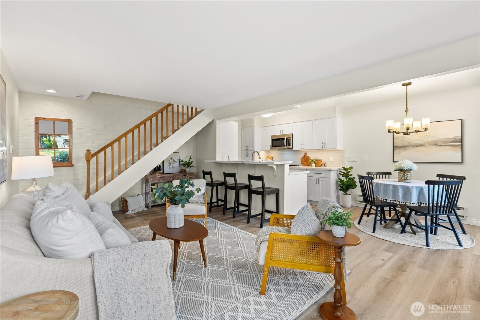 410 214th Street SW #B, Bothell, WA 98021