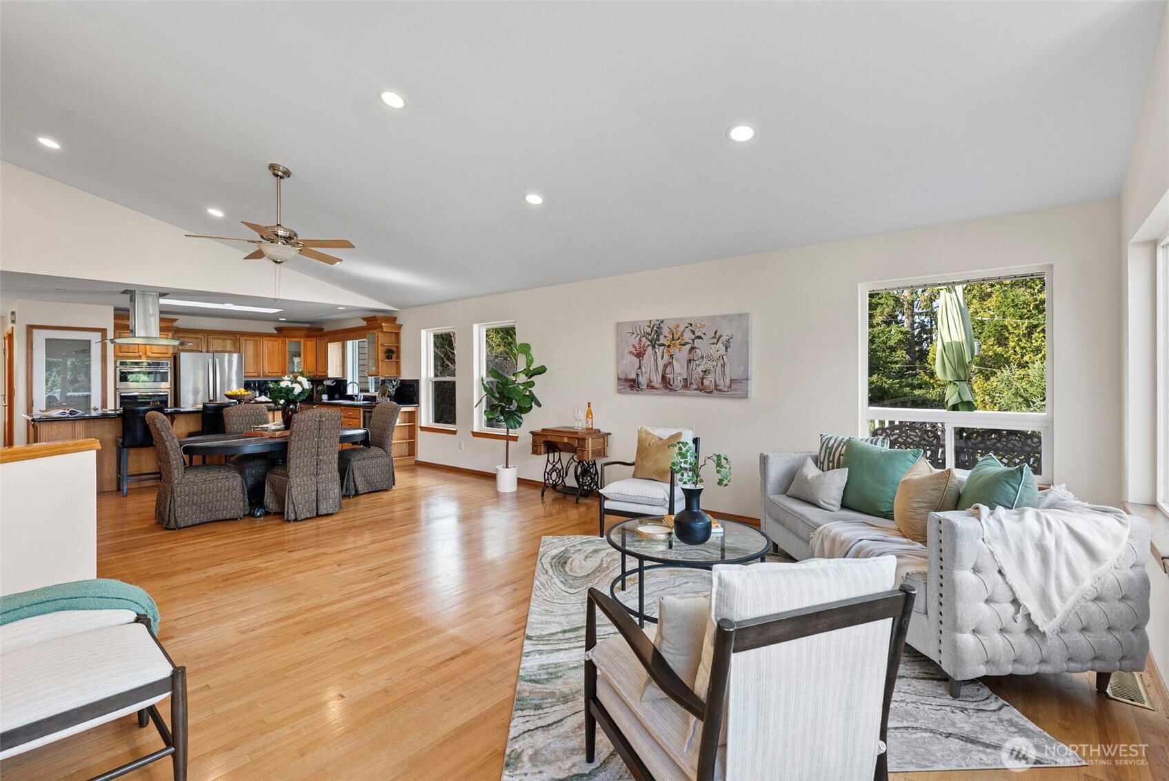 7331 E Center Street , Port Orchard, WA 98366