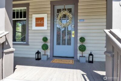 250 SE Andrews Street , Issaquah, WA 98027 - Photo 2