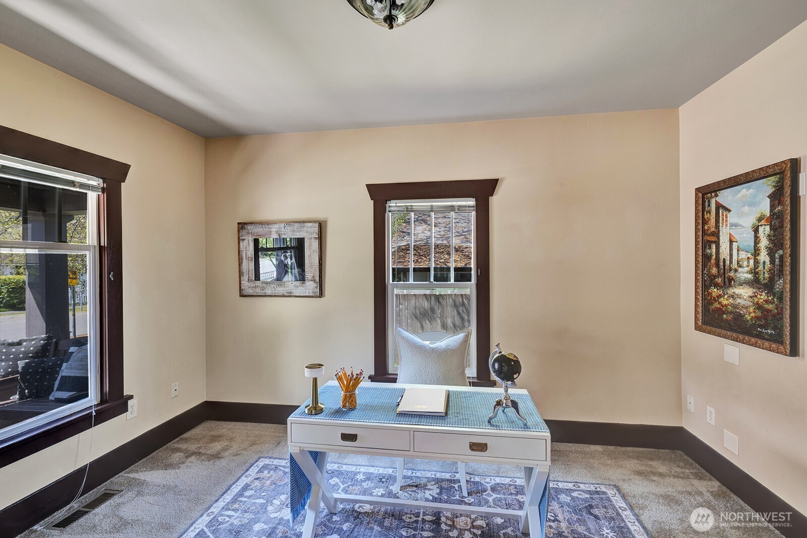 250 SE Andrews Street , Issaquah, WA 98027