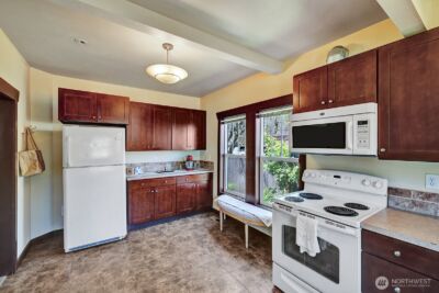 250 SE Andrews Street , Issaquah, WA 98027 - Photo 7