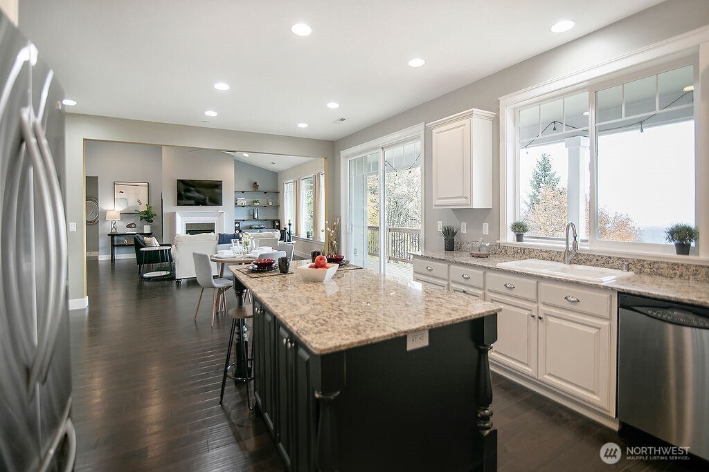 140 Nordstrom Lane , Kelso, WA 98626