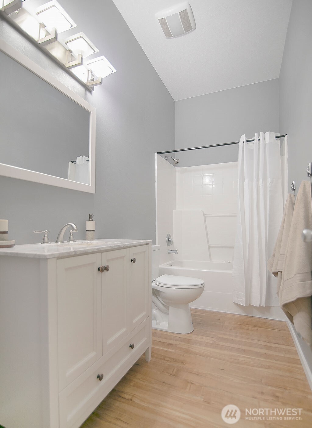 140 Nordstrom Lane , Kelso, WA 98626