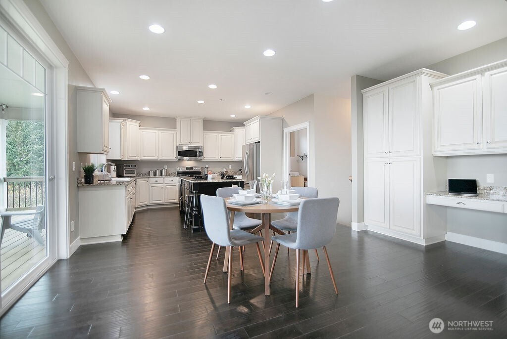 140 Nordstrom Lane , Kelso, WA 98626