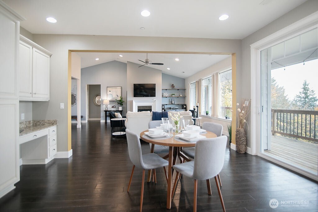 140 Nordstrom Lane , Kelso, WA 98626