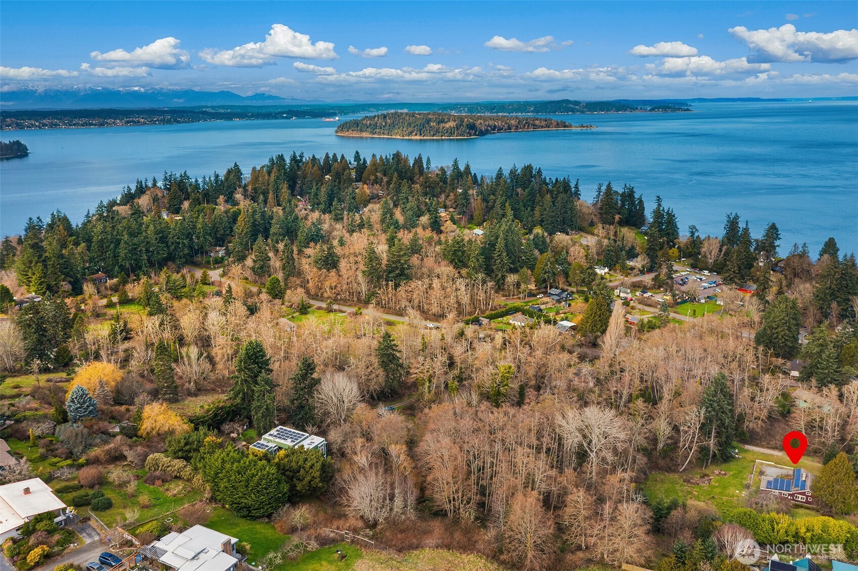 11305 103rd Avenue SW, Vashon, WA 98070