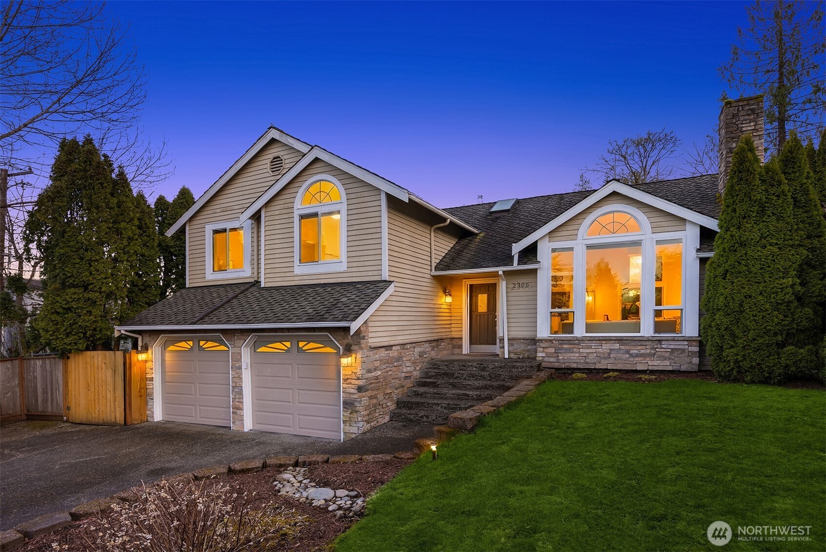 2305 NW Oakcrest Drive , Issaquah, WA 98027