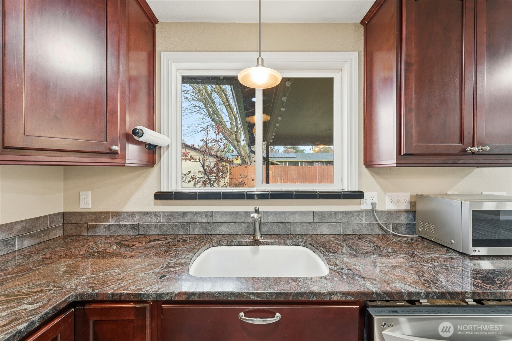 303 Dehaven Street , Milton-Freewater, OR 97862