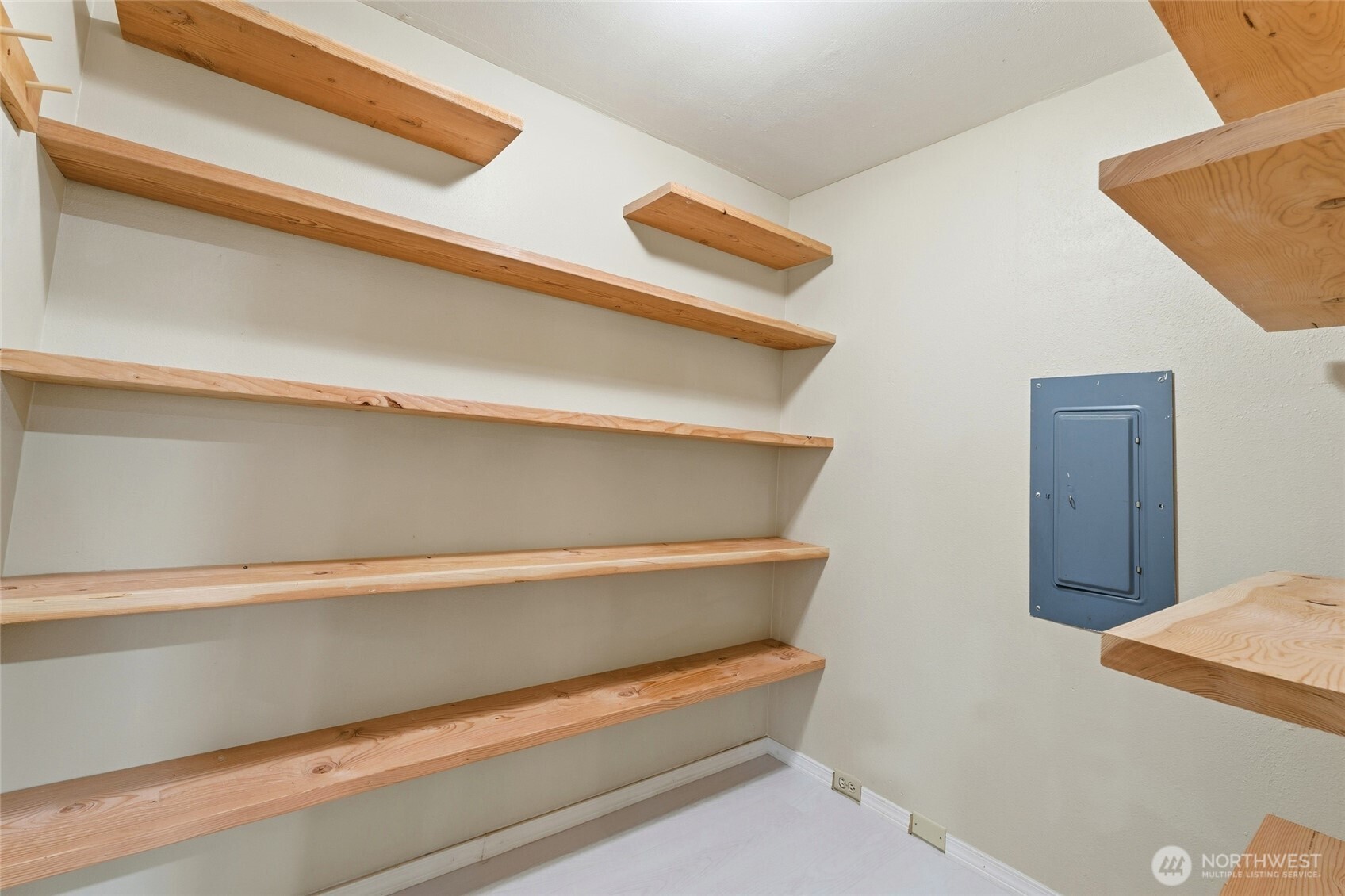 303 Dehaven Street , Milton-Freewater, OR 97862