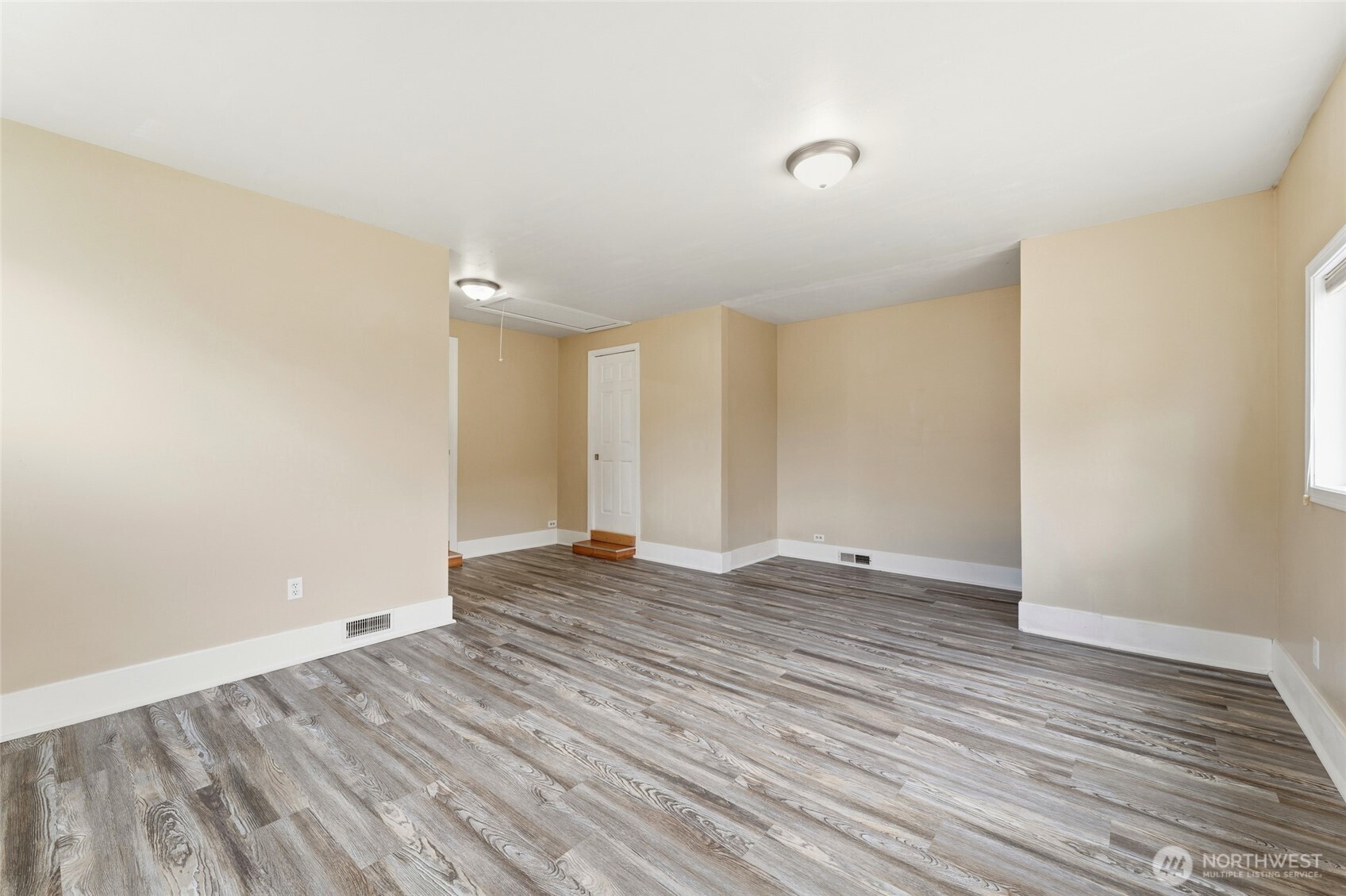 303 Dehaven Street , Milton-Freewater, OR 97862