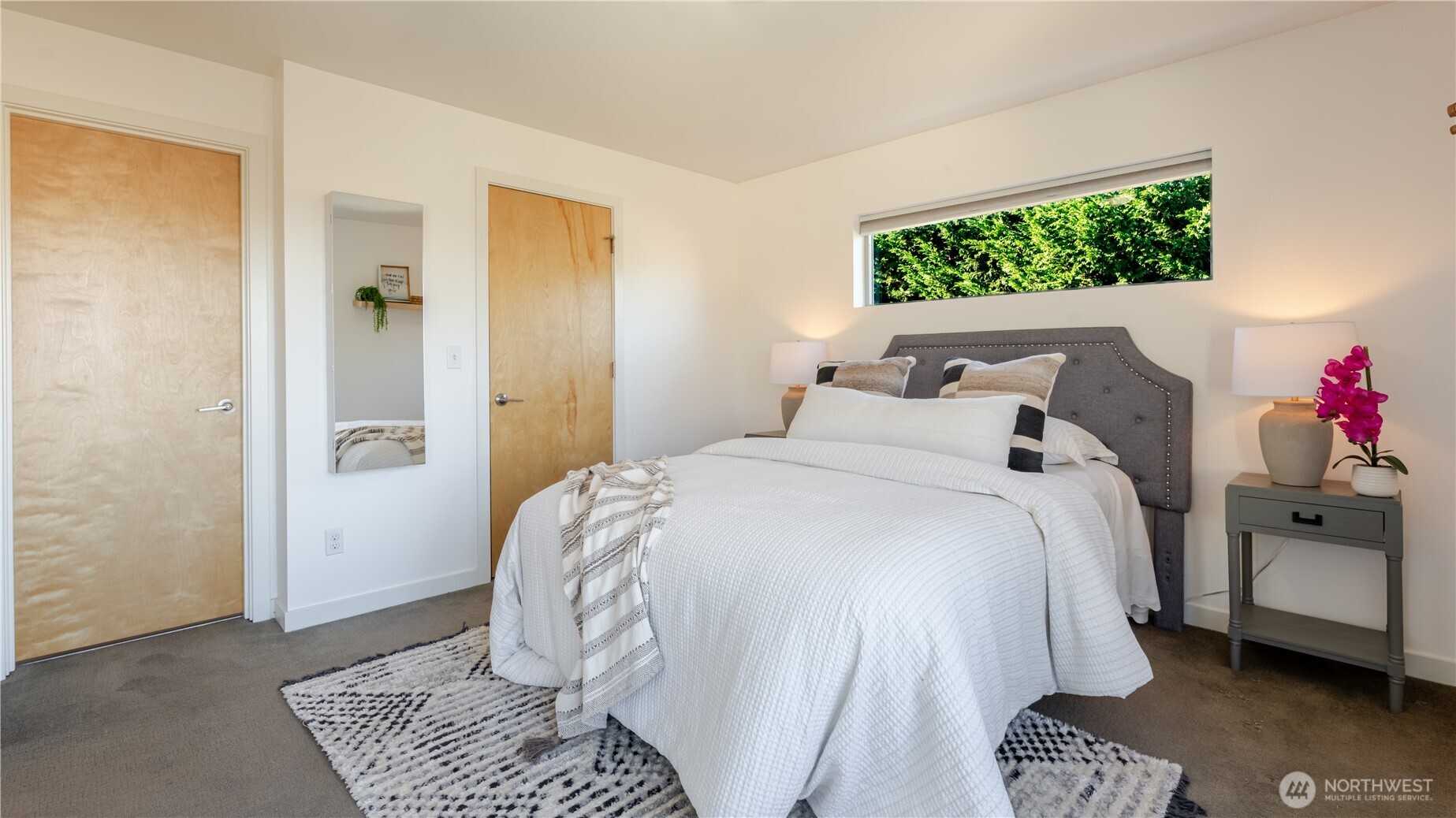 3245 21st Ave W , Seattle, WA 98199