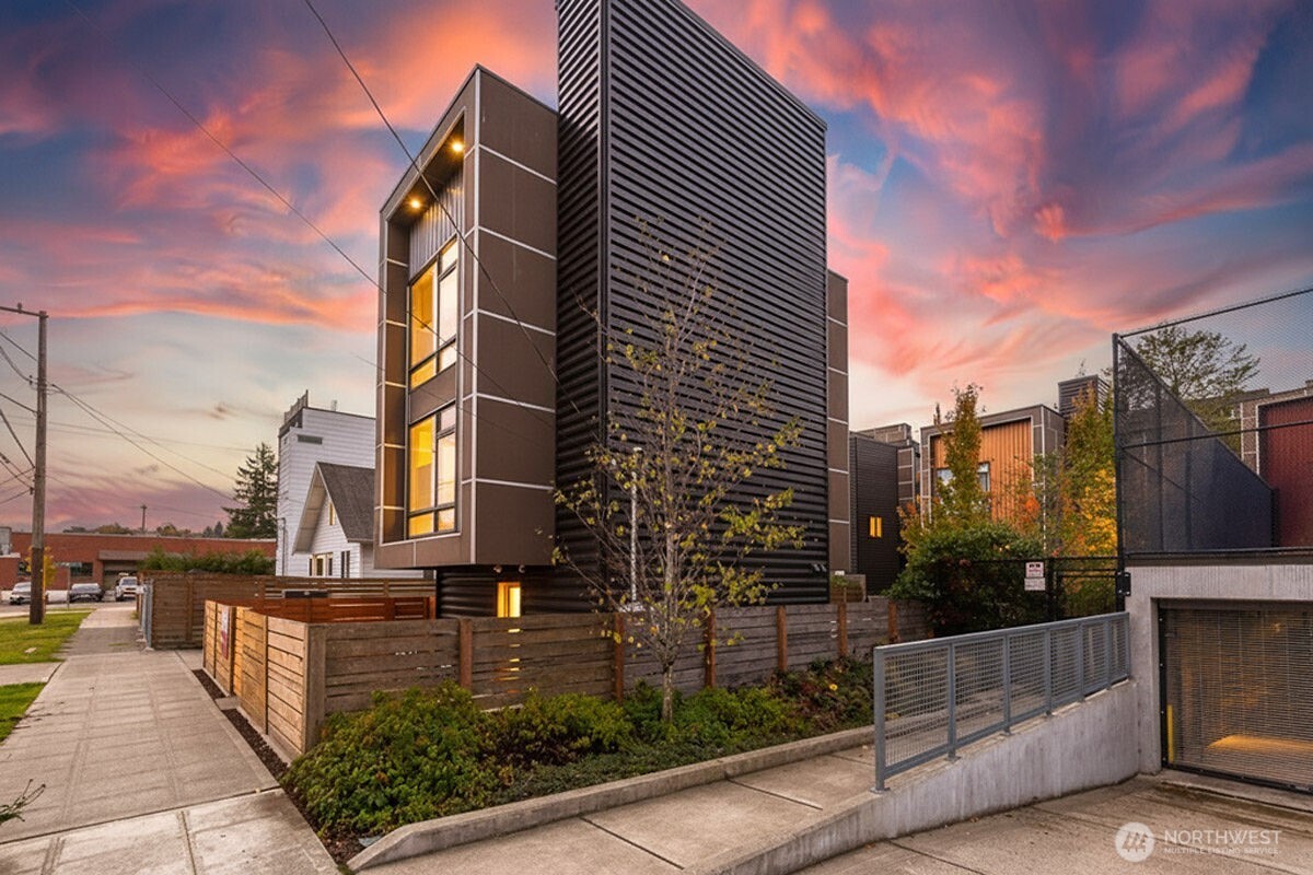 1761 20th Avenue S, Seattle, WA 98144-4454