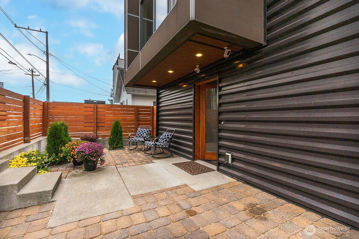 1761 20th Avenue S, Seattle, WA 98144-4454